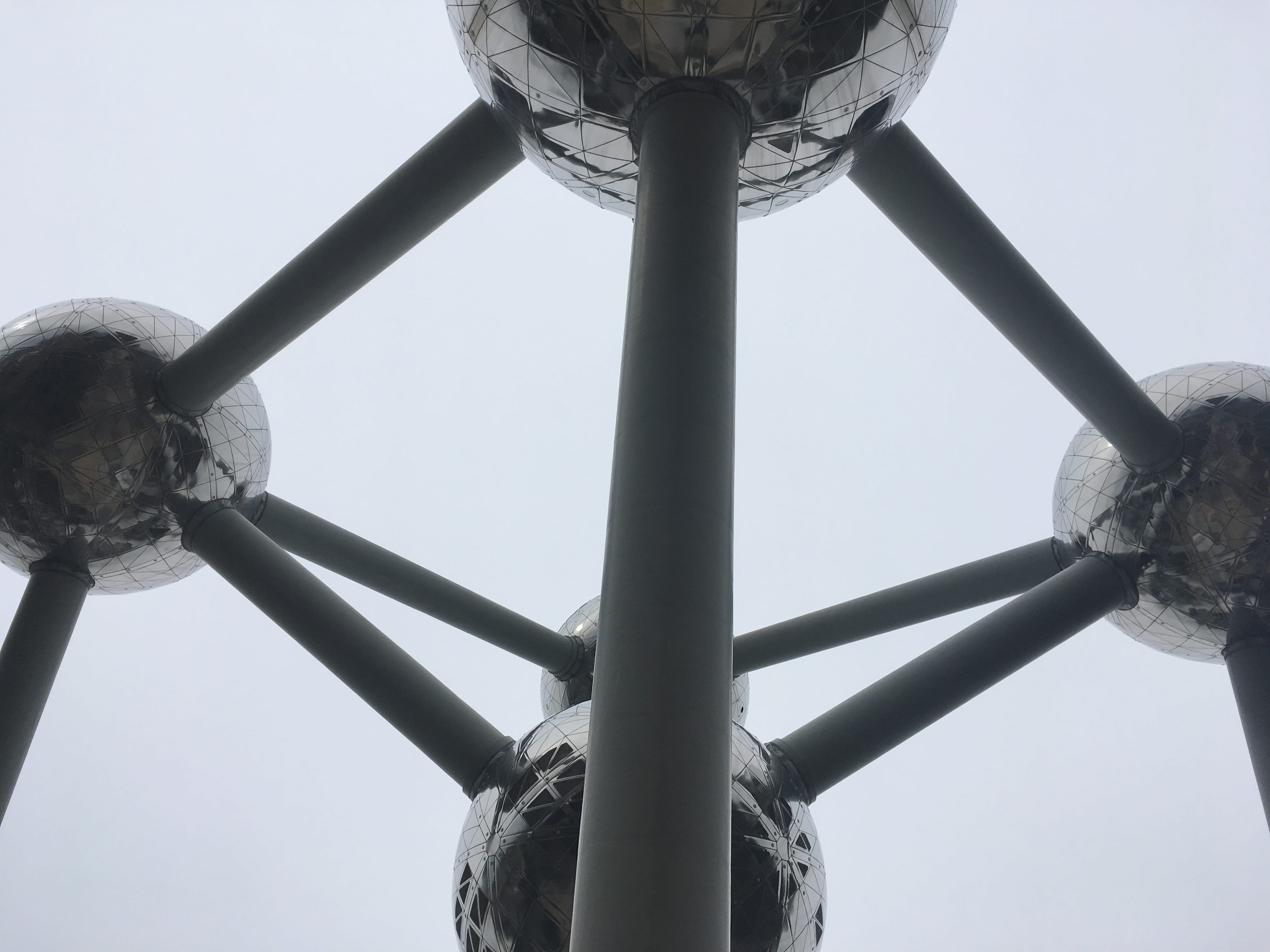 Ausschnitt des Atomium in Brüssel.